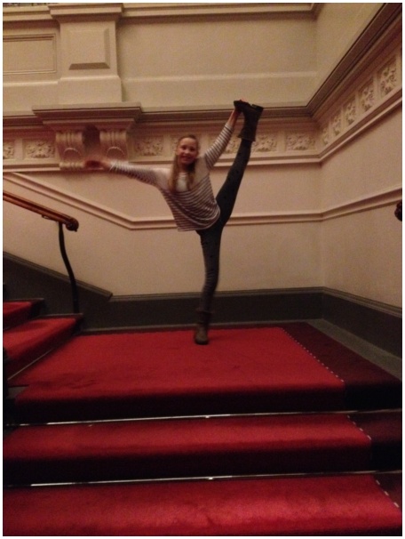 434x583 pixels (84K)