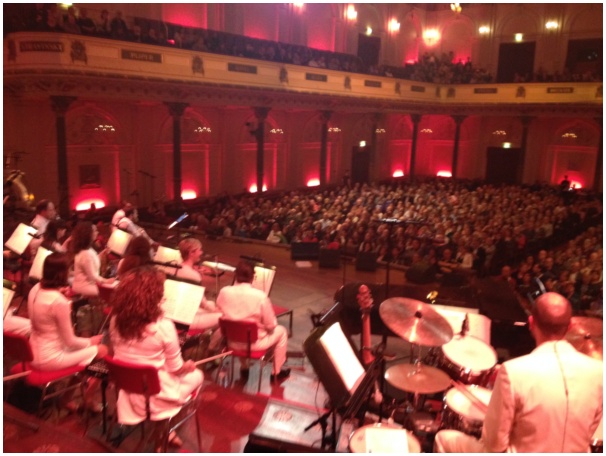 584x433 pixels (108K)